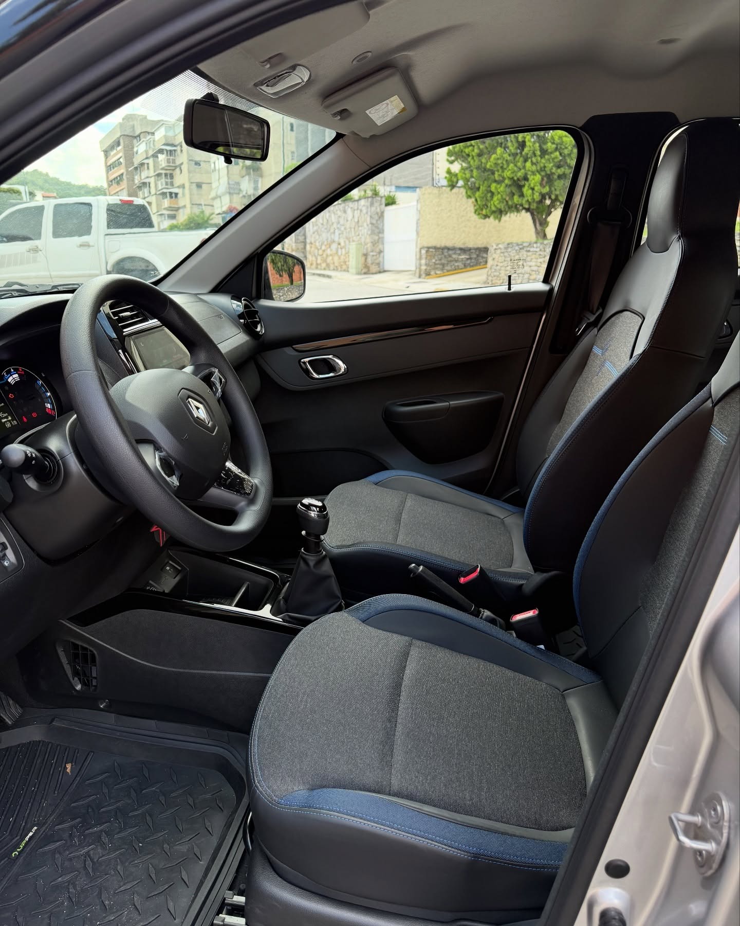 Renault Kwid 2025 Plateado Caracas