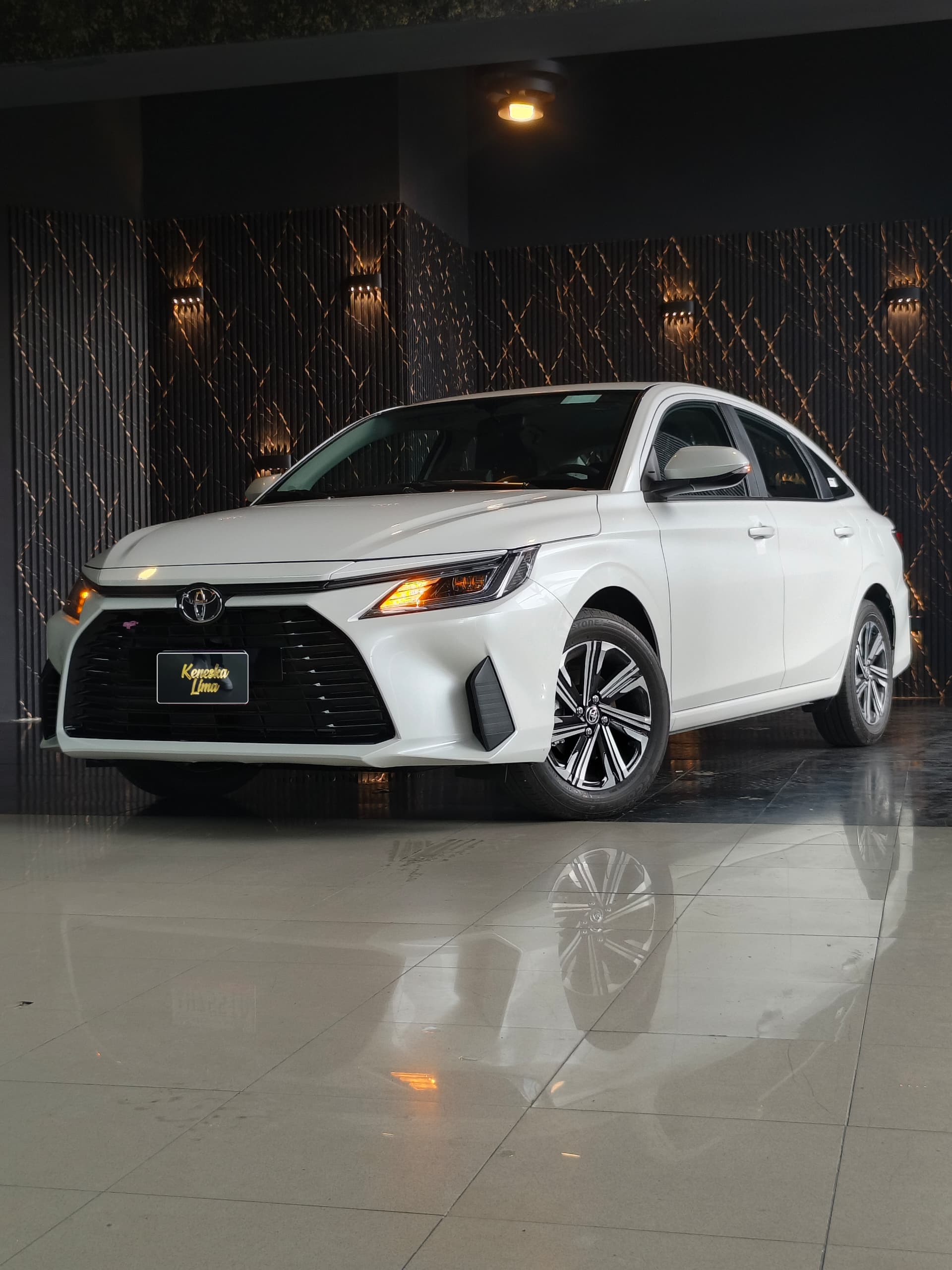 Toyota Yaris E 2025 Blanco Caracas