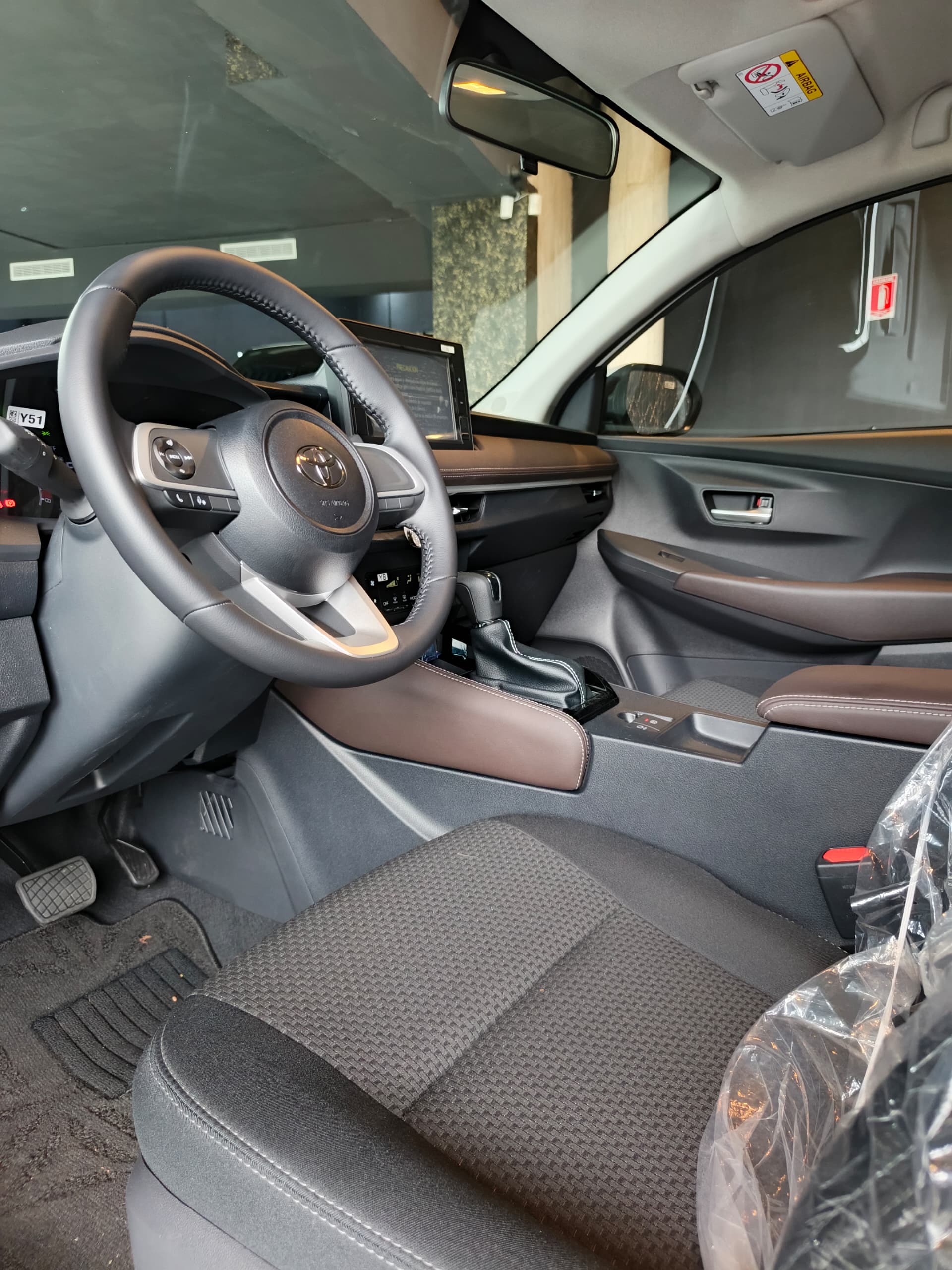 Toyota Yaris E 2025 Blanco Caracas