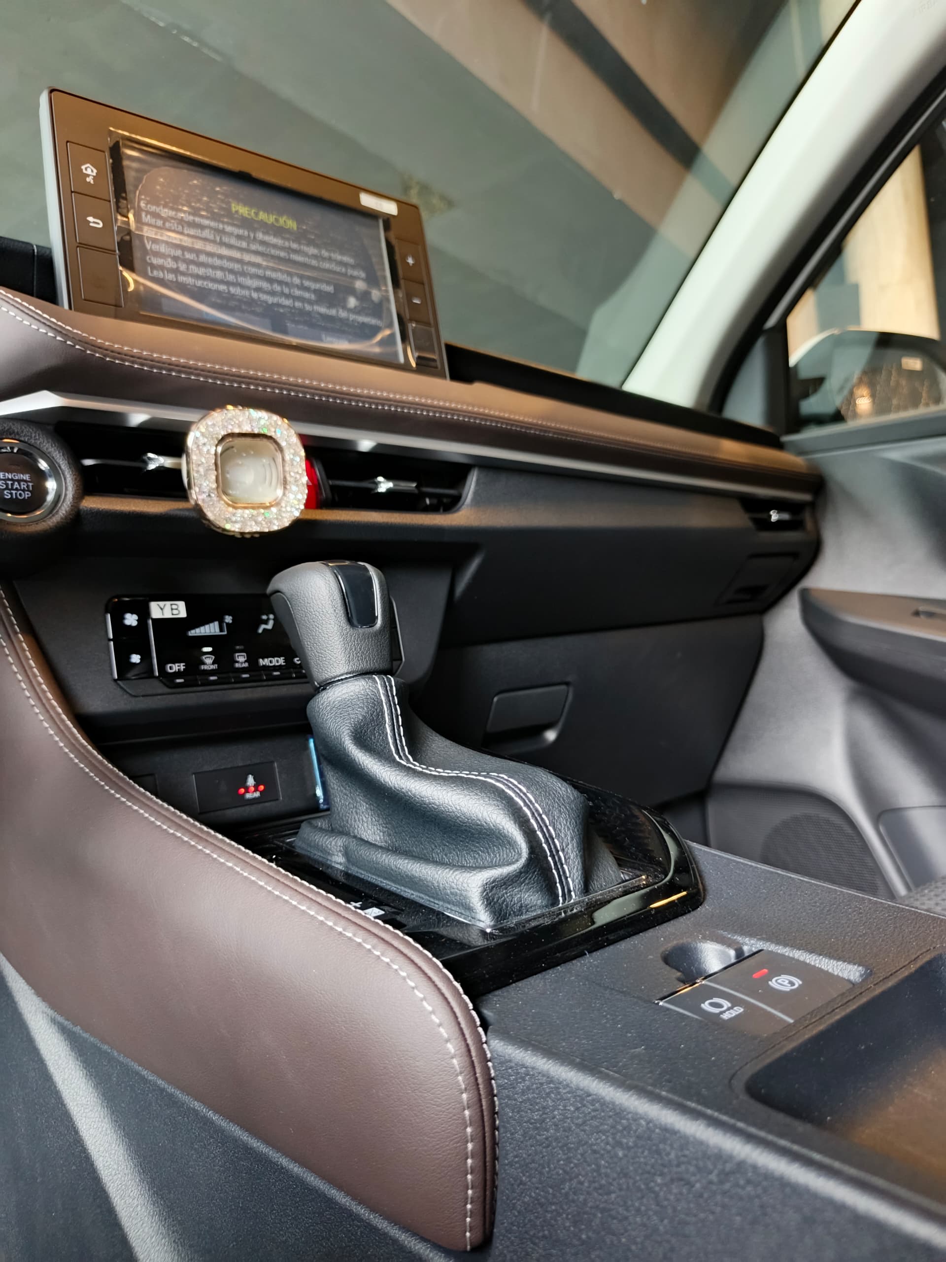 SEDAN TOYOTA YARIS E 2025 blanco9