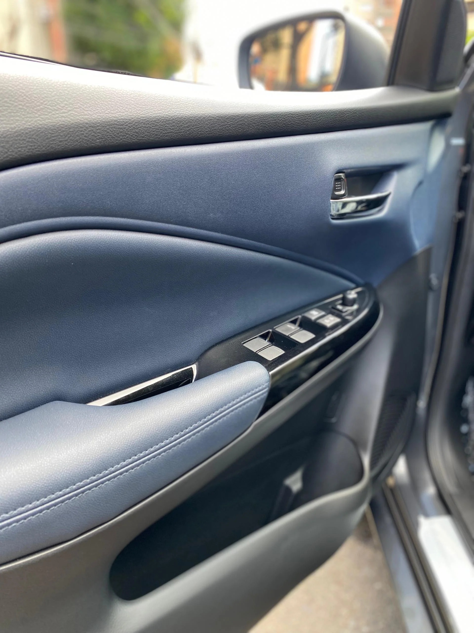 SUZUKI BALENO GLX 2025 gris8