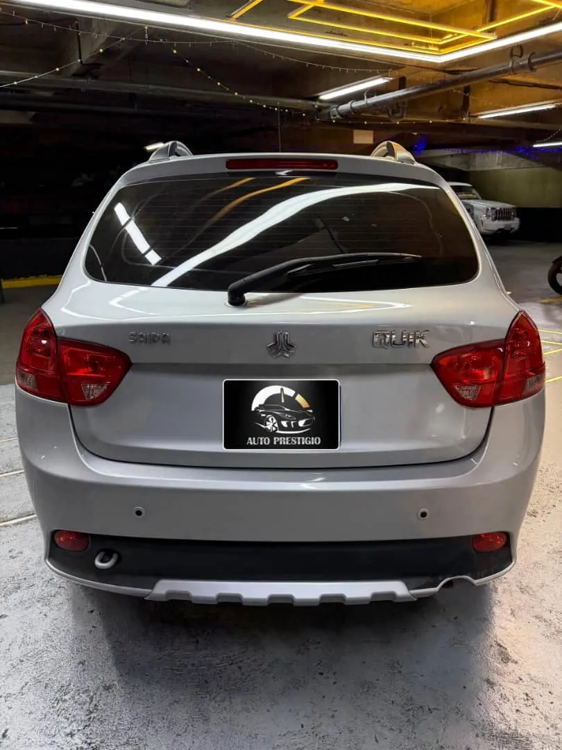 Saipa Quik 2024 Plateado Caracas
