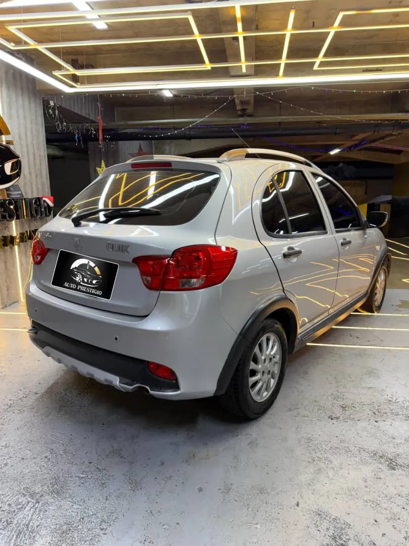 Saipa Quik 2024 Plateado Caracas