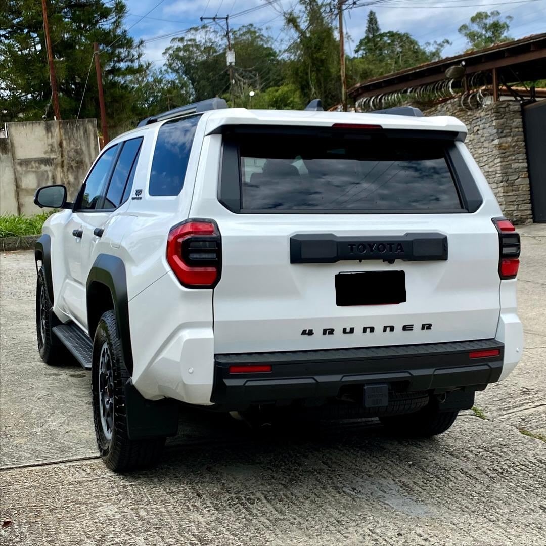 Toyota 4Runner TRD Off Road 2025 Blanco Caracas