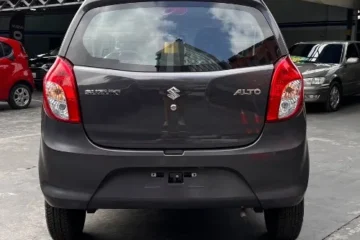 Suzuki Alto 1.2 año 2024 gris4