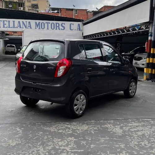 Suzuki Alto 2024 Gris Caracas