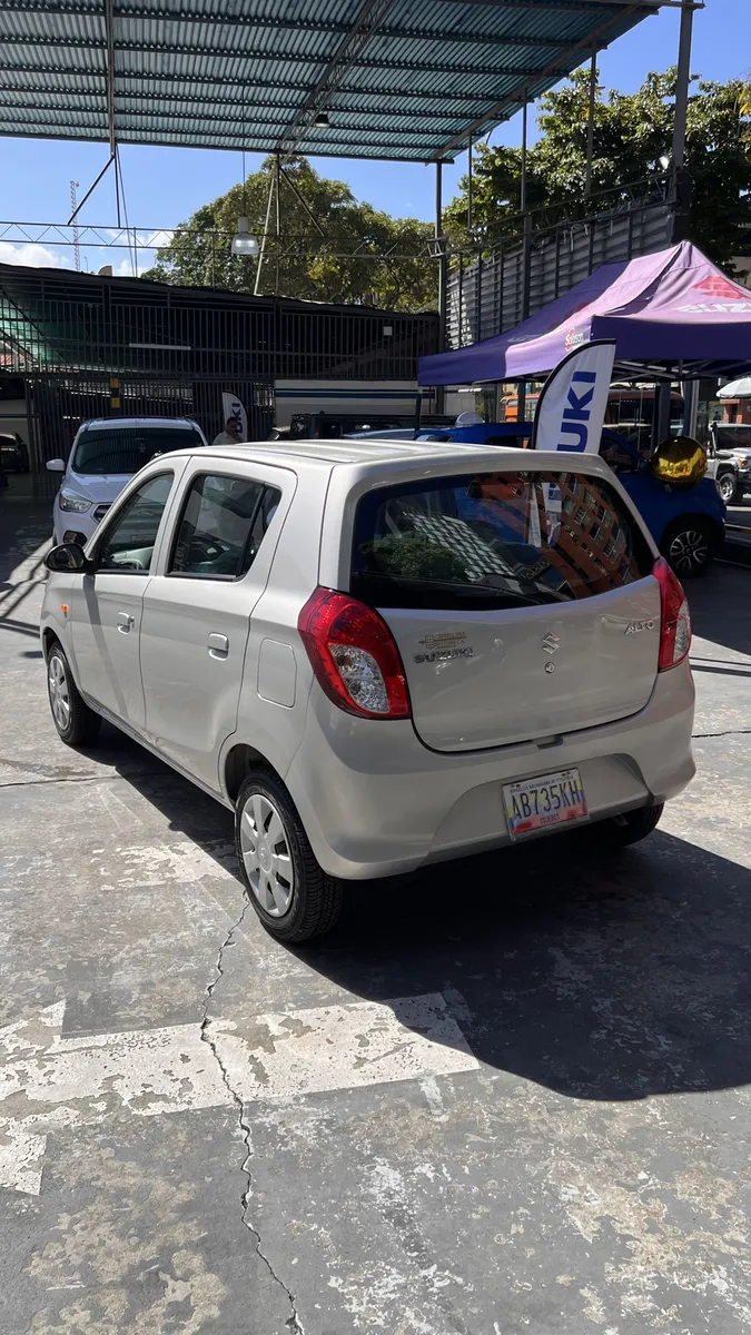Suzuki Alto GL 2025 Plateado Caracas
