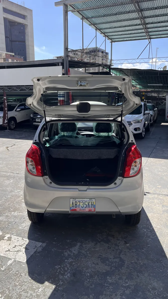 Suzuki Alto GL 2025 Plateado Caracas