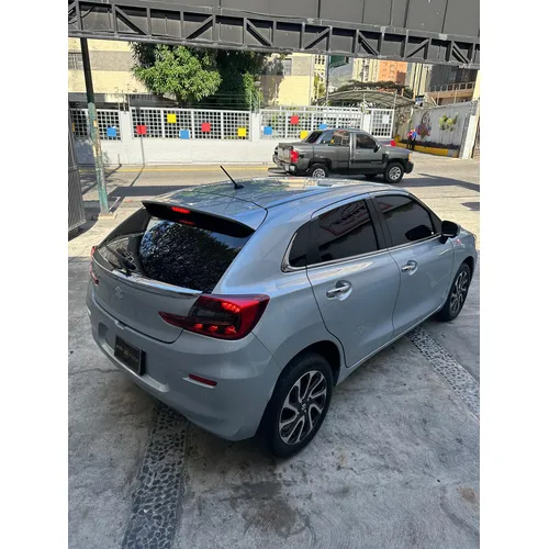 Suzuki Baleno 2024 Plateado Caracas