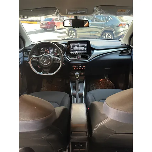 Suzuki Baleno 2024 Plateado Caracas