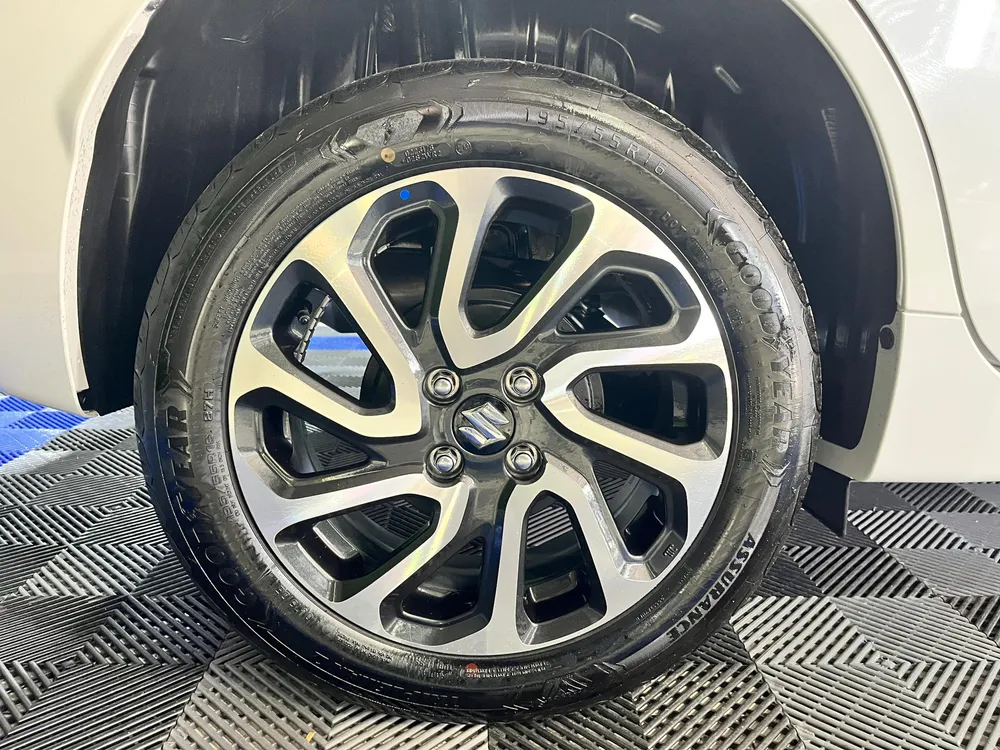 Suzuki Baleno Glx 2025 Blanco Caracas