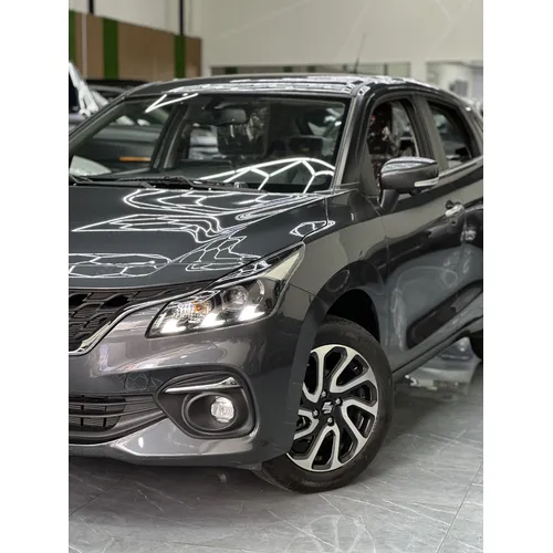 Suzuki Baleno 2026 Gris Caracas
