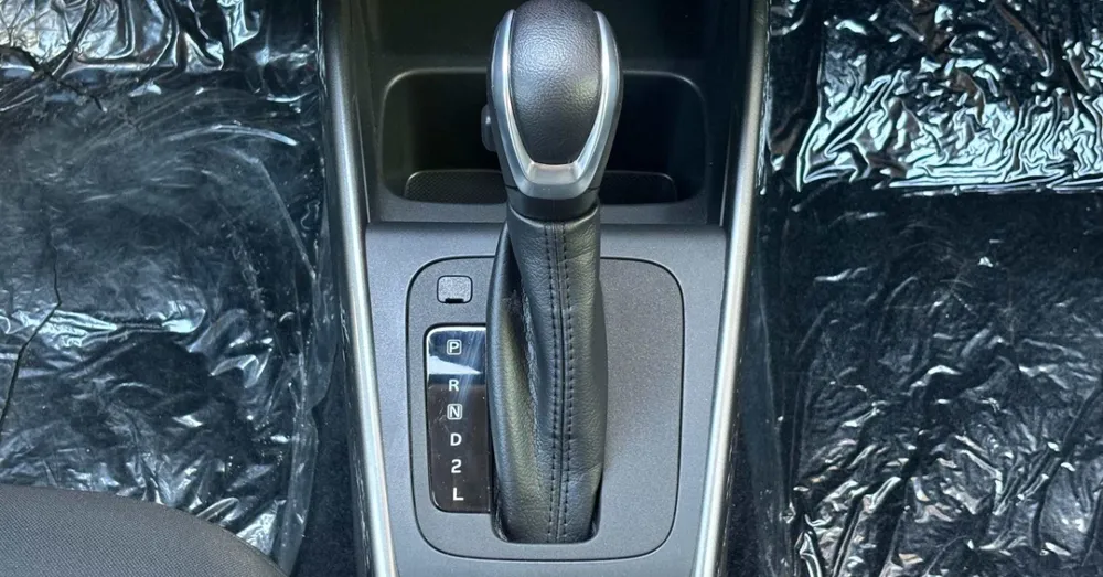 Suzuki Baleno 2025 Gris Caracas