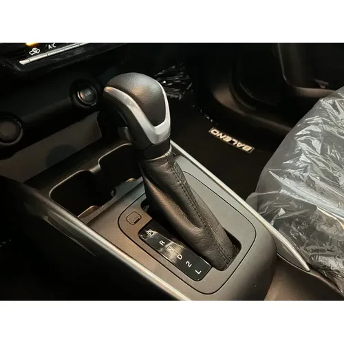 Suzuki Baleno 2026 Gris Caracas