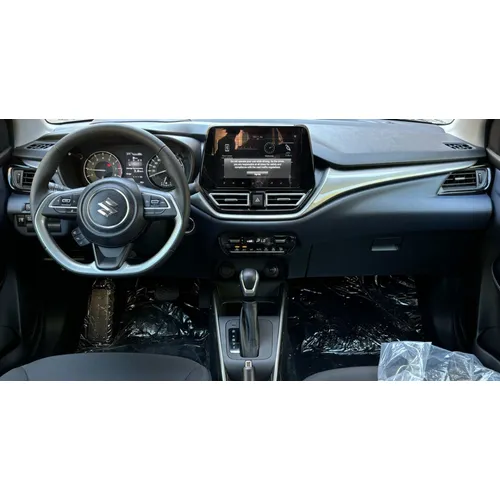 Suzuki Baleno 2025 Gris Caracas