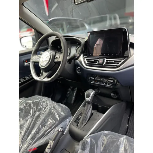 Suzuki Baleno 2025 Gris Caracas