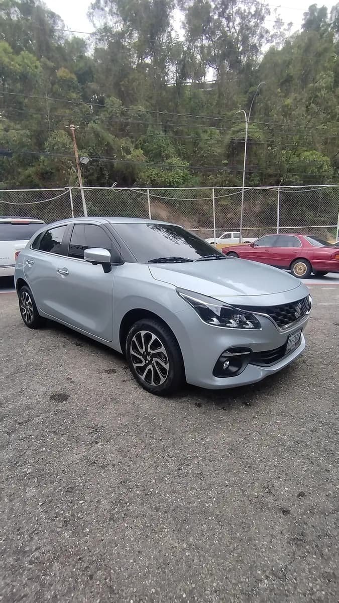 Suzuki Baleno Automático 2024 Plateado