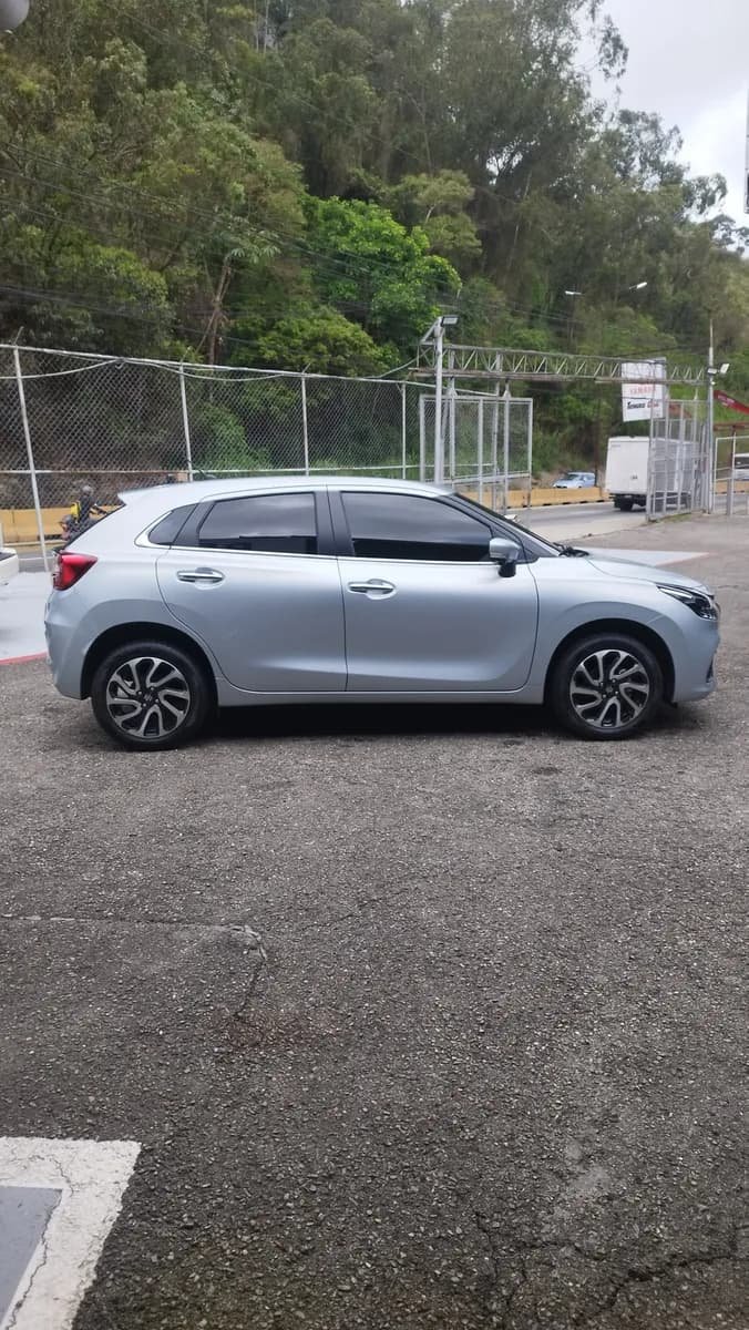 Suzuki Baleno Automático 2024 Plateado