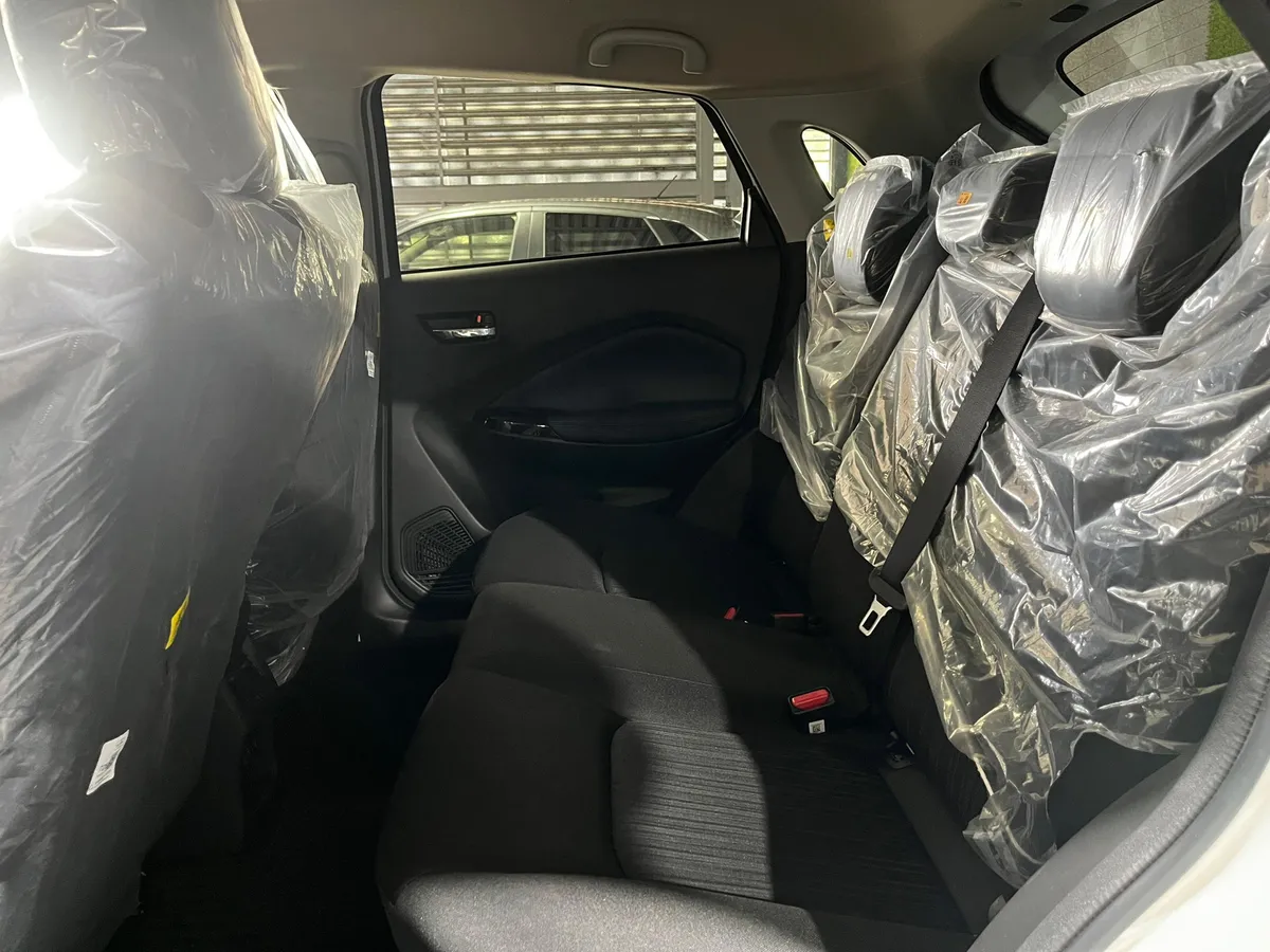 Suzuki Baleno Glx 2025 blanco10