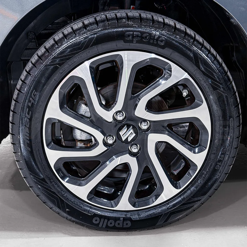 Suzuki Baleno GLX 2026 Gris Caracas