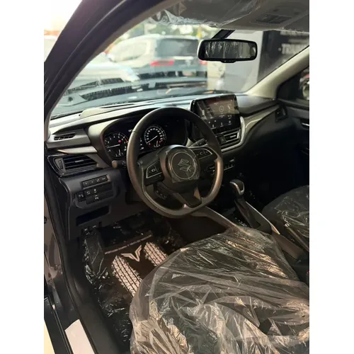 Suzuki Baleno GLX 2025 Gris Caracas