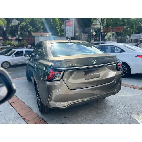 Suzuki Dzire 2026 Gris Caracas
