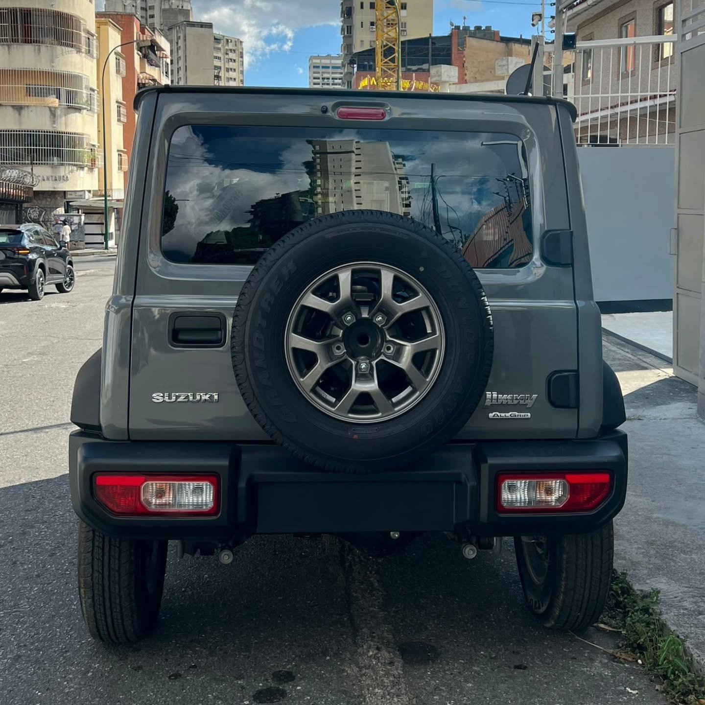 Suzuki Jimny 2024 Gris