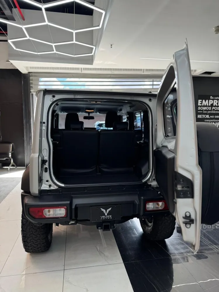 Suzuki Jimny 2025 Plateado Caracas