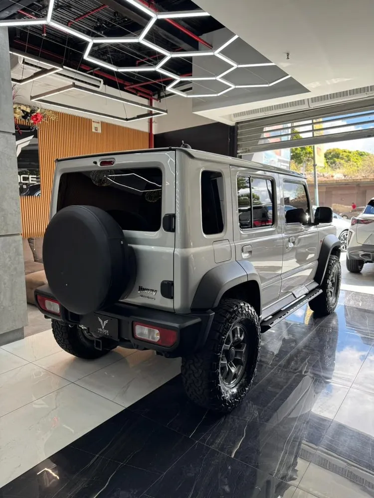 Suzuki Jimny 2025 Plateado Caracas