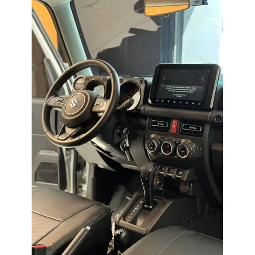 Suzuki Jimny 2025 Plateado Caracas