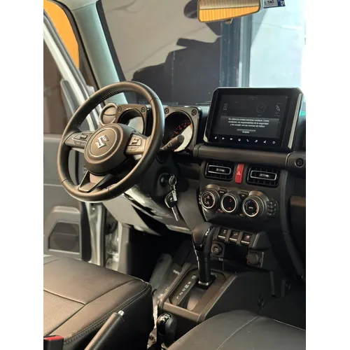 Suzuki Jimny 2025 Plateado Caracas