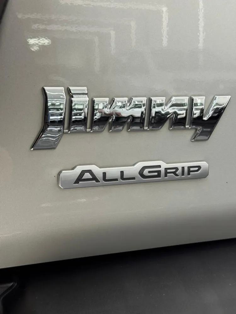 Suzuki Jimny 2025 Plateado Caracas