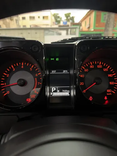Suzuki Jimny 2026 Gris Caracas