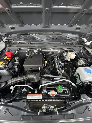 Suzuki Jimny 2026 Gris Caracas