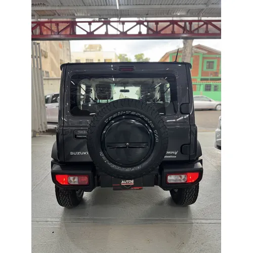 Suzuki Jimny 2026 Gris Caracas