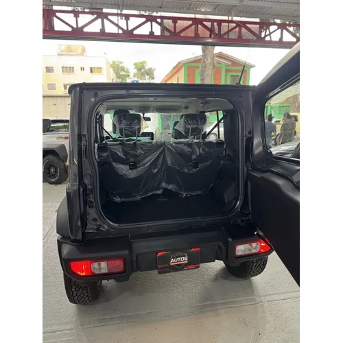 Suzuki Jimny 2026 Gris Caracas