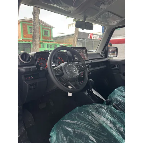 Suzuki Jimny 2026 Gris Caracas