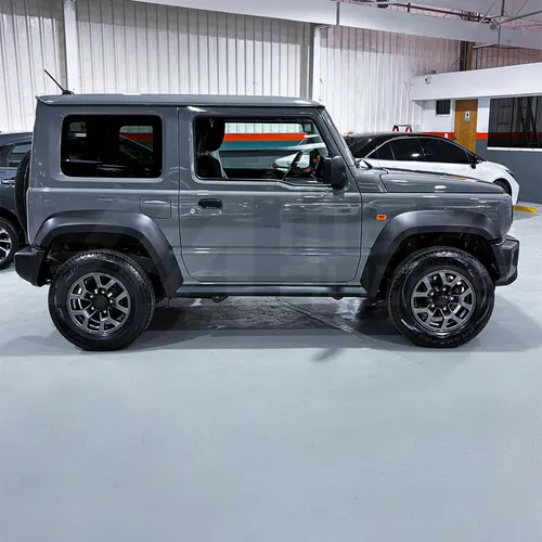 Suzuki Jimny 2026 Gris Caracas