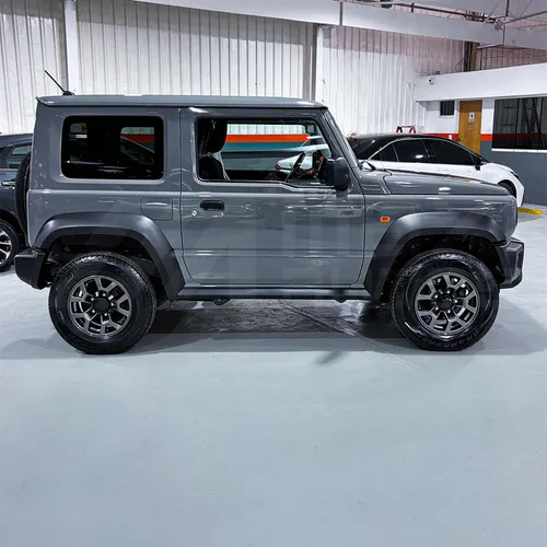 Suzuki Jimny 2025 Gris Caracas