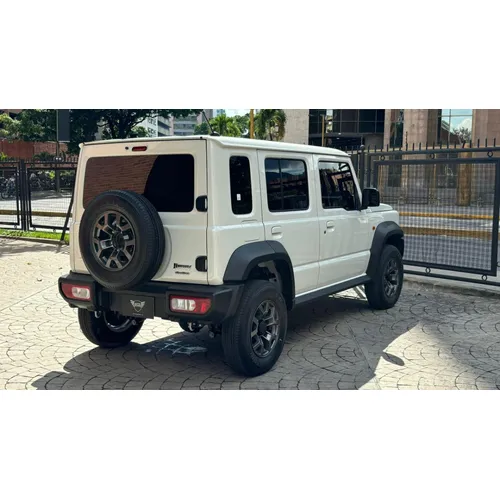 Suzuki 2025 Negro Caracas