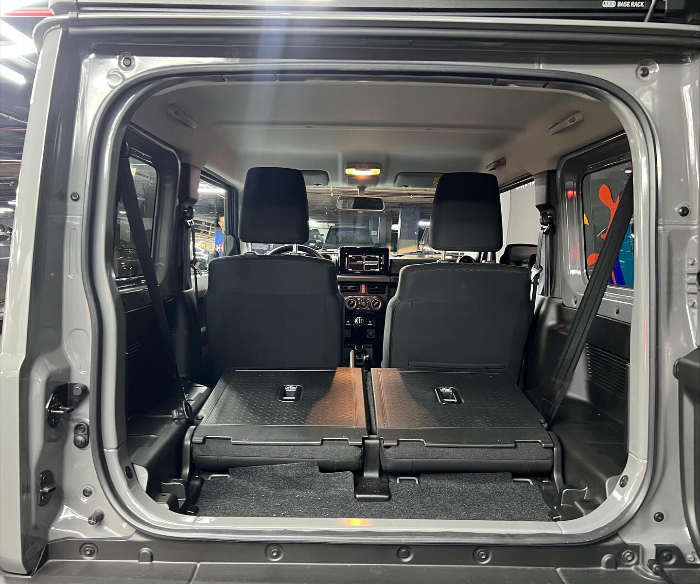 Suzuki Jimny All Grip 2024 gris11