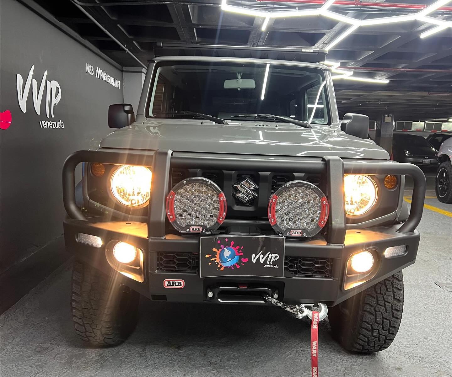 Suzuki 2024 Gris Caracas