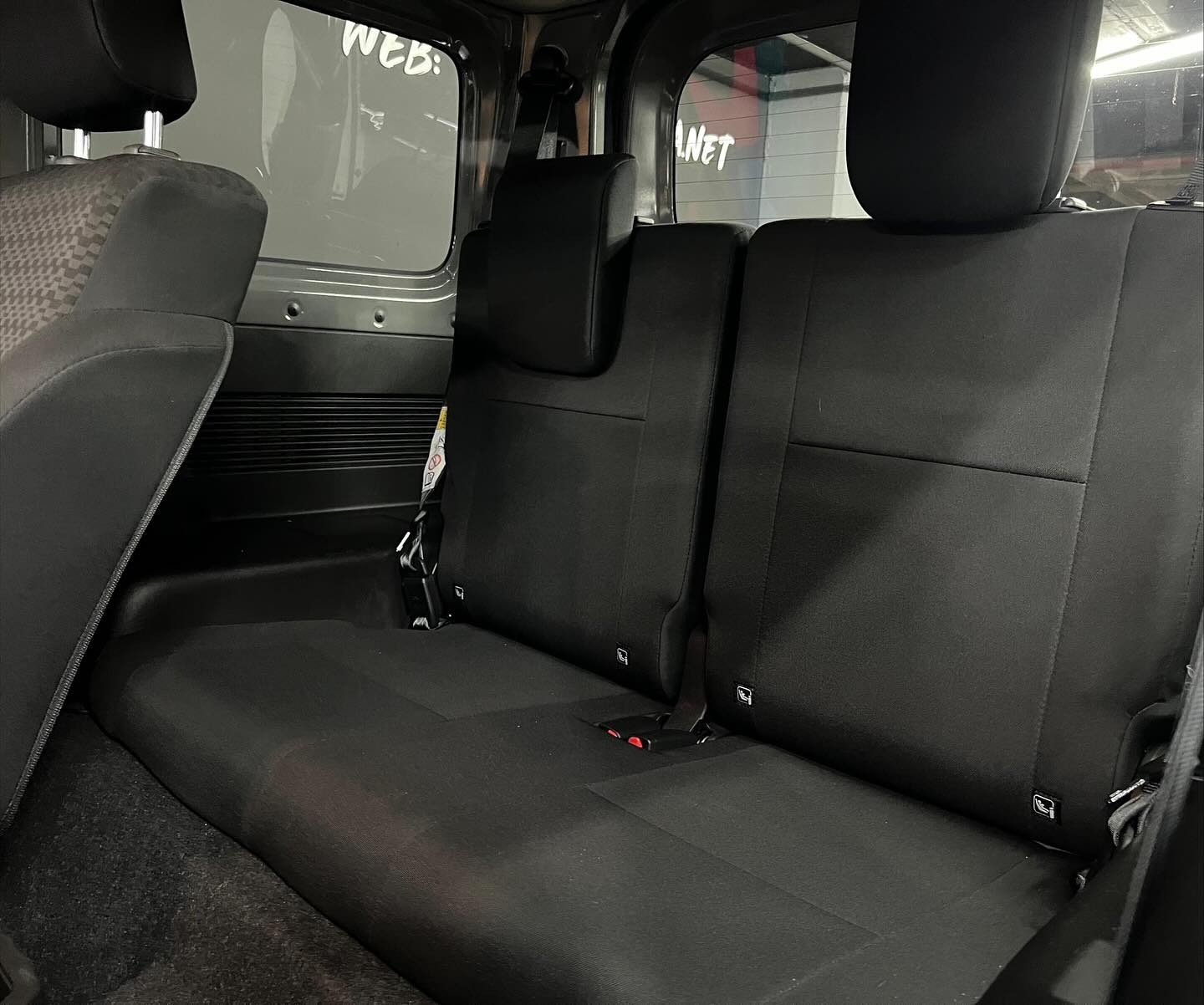 Suzuki Jimny All Grip 2024 gris6