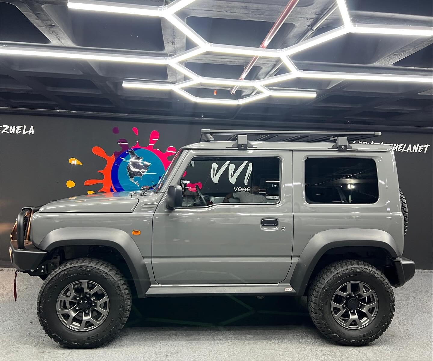 Suzuki 2024 Gris Caracas