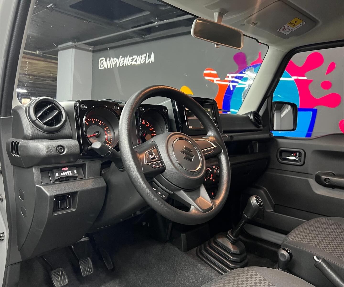 Suzuki Jimny All Grip 2024 gris9