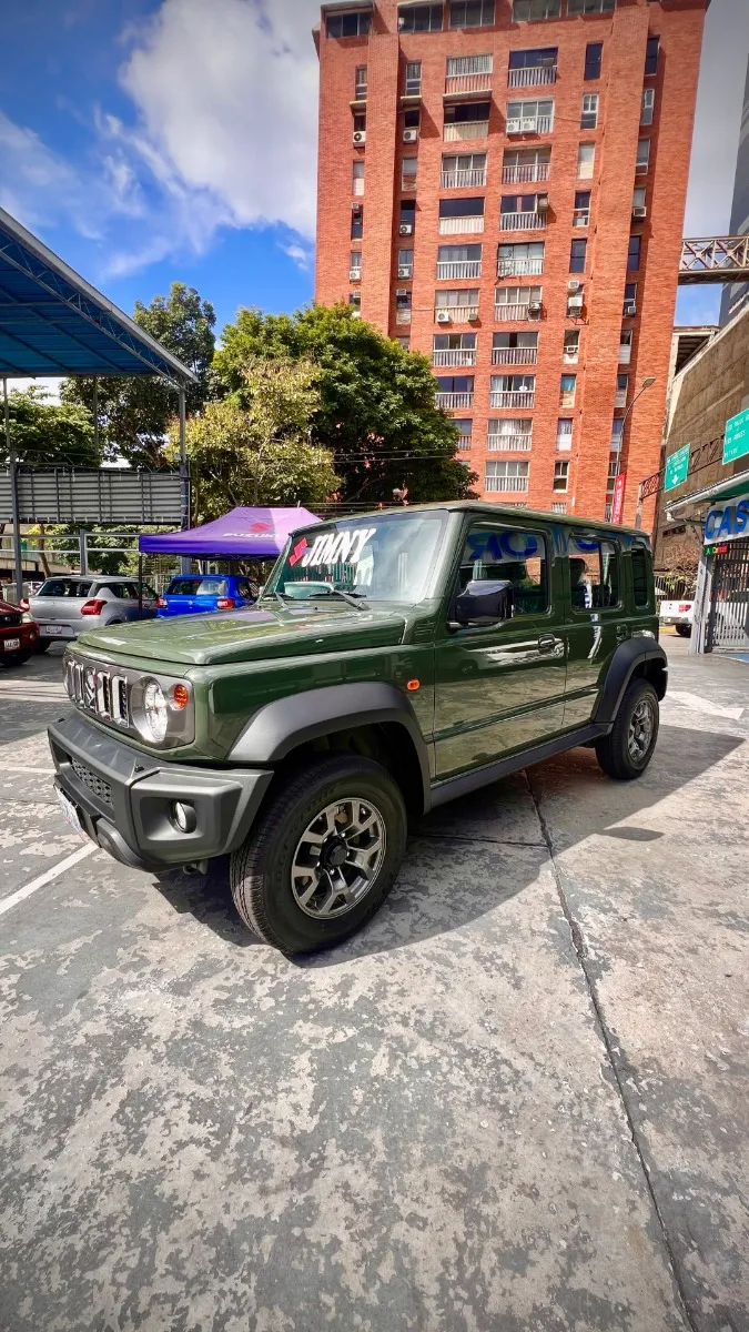 Suzuki Jimny CIL 2024 Verde Caracas