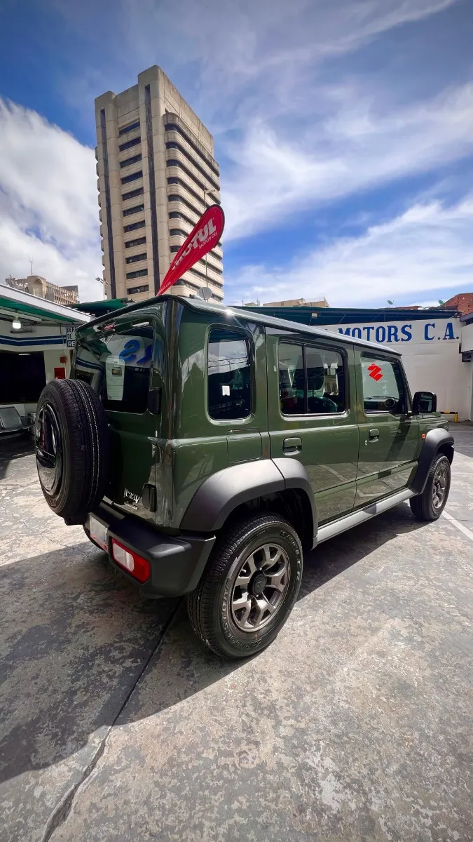 Suzuki Jimny CIL 2024 Verde Caracas