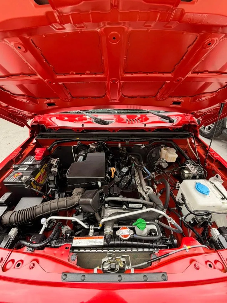 Suzuki Jimny GLX 2025 Rojo Caracas