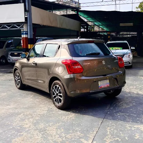 Suzuki Swift 2024 Gris Caracas