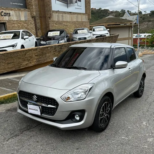 Suzuki Swift 2024 Gris Caracas